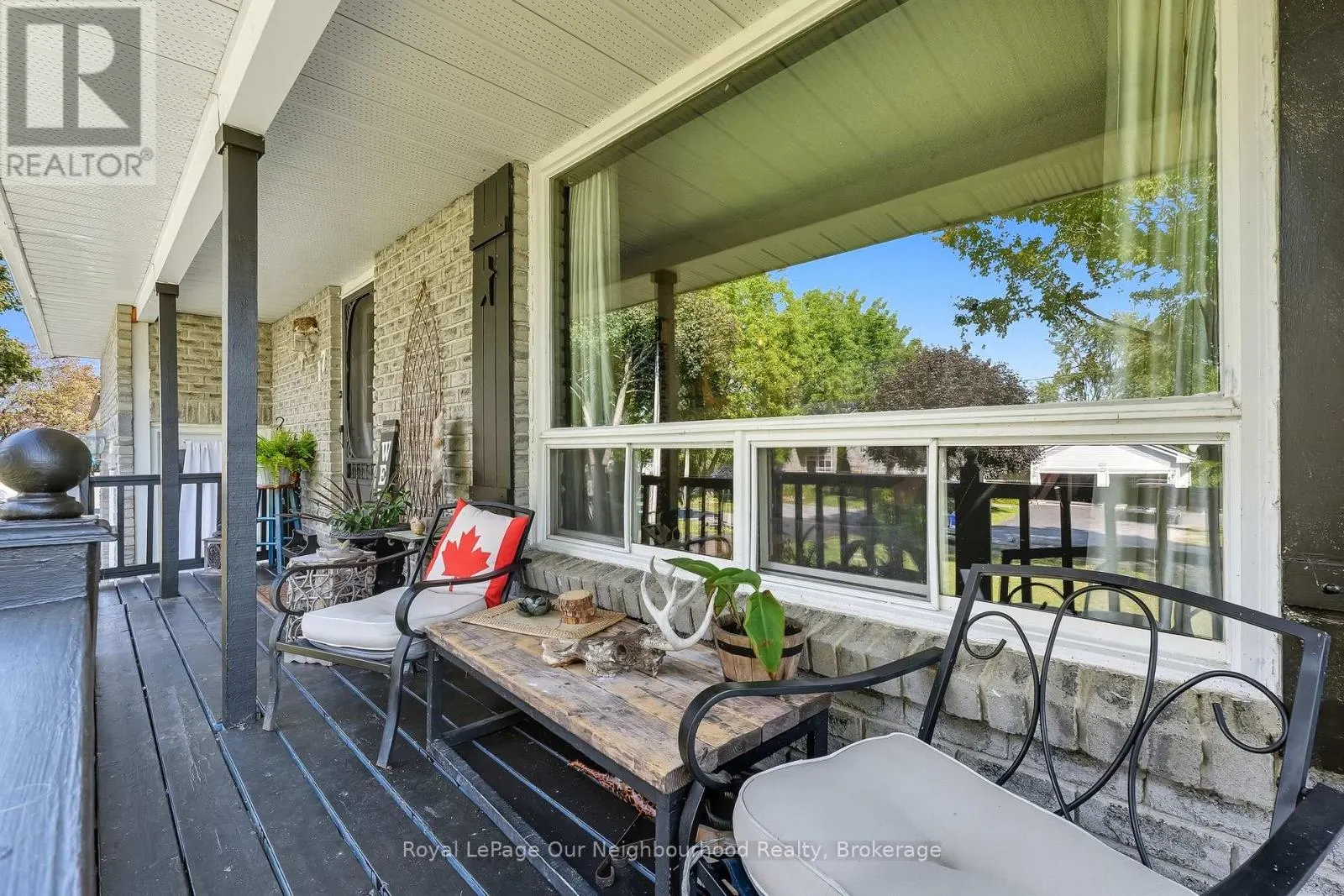 17 ELGIN STREET W