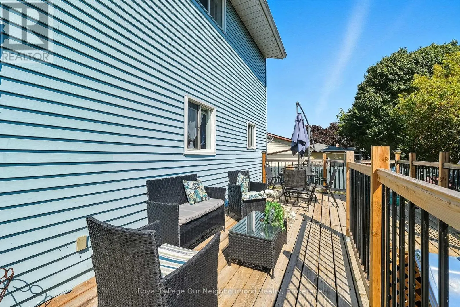 17 ELGIN STREET W