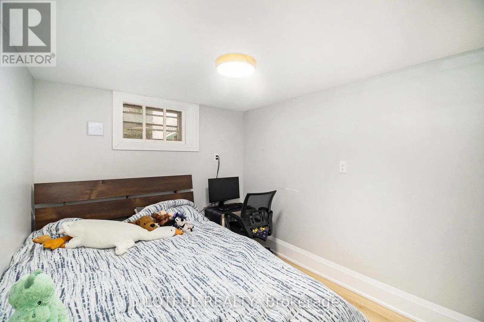 13 PINEHURST AVENUE