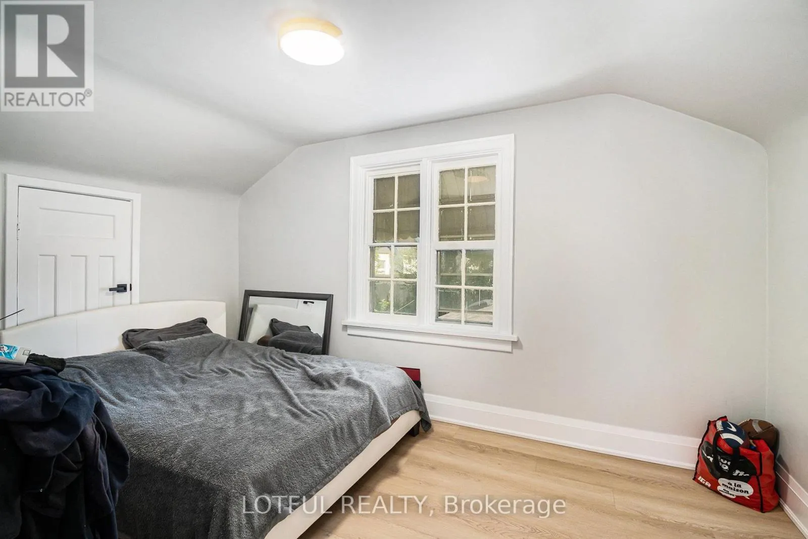 13 PINEHURST AVENUE