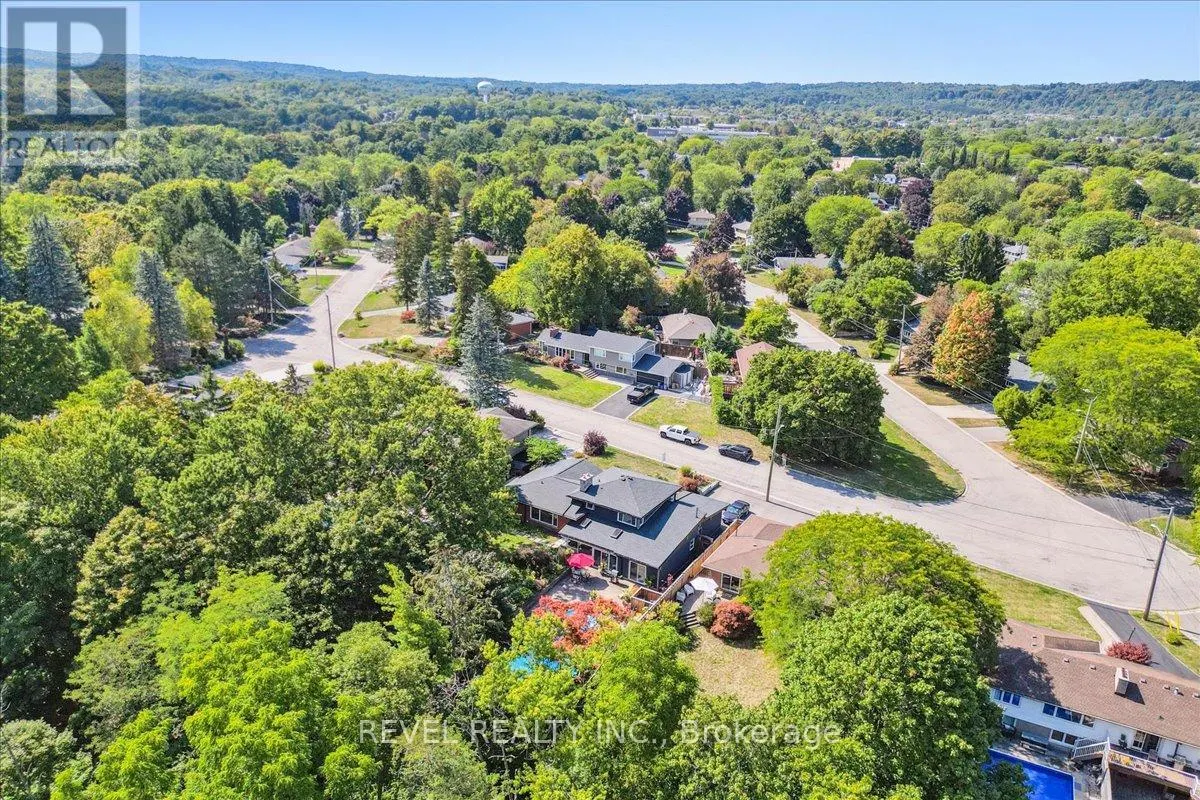 18 BRENTWOOD DRIVE