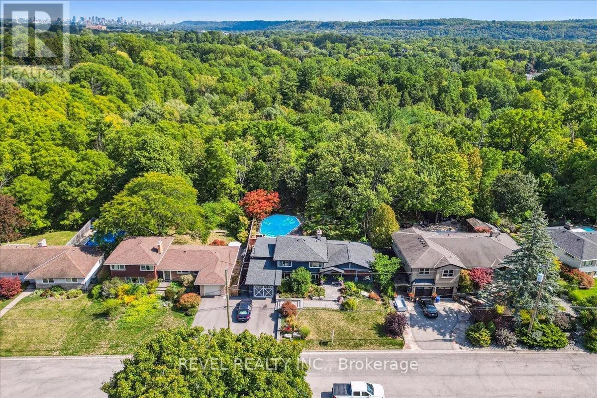 18 BRENTWOOD DRIVE