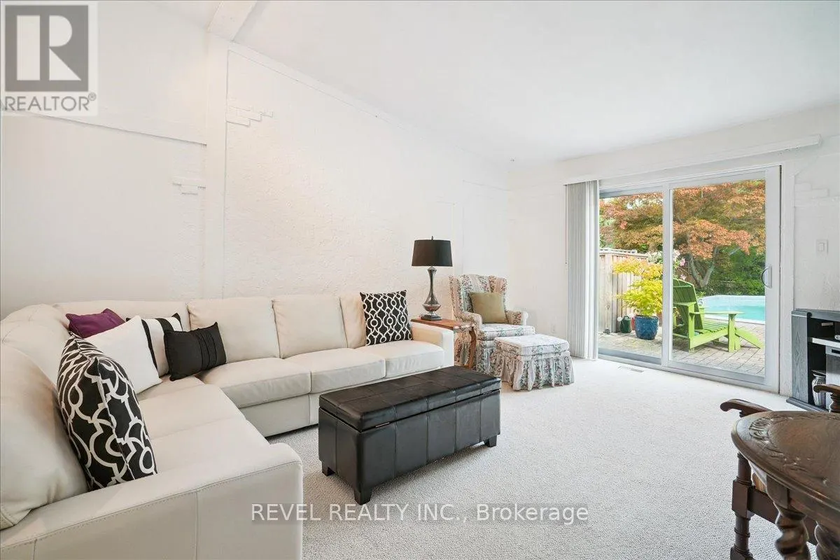 18 BRENTWOOD DRIVE