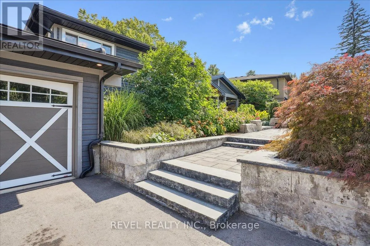 18 BRENTWOOD DRIVE