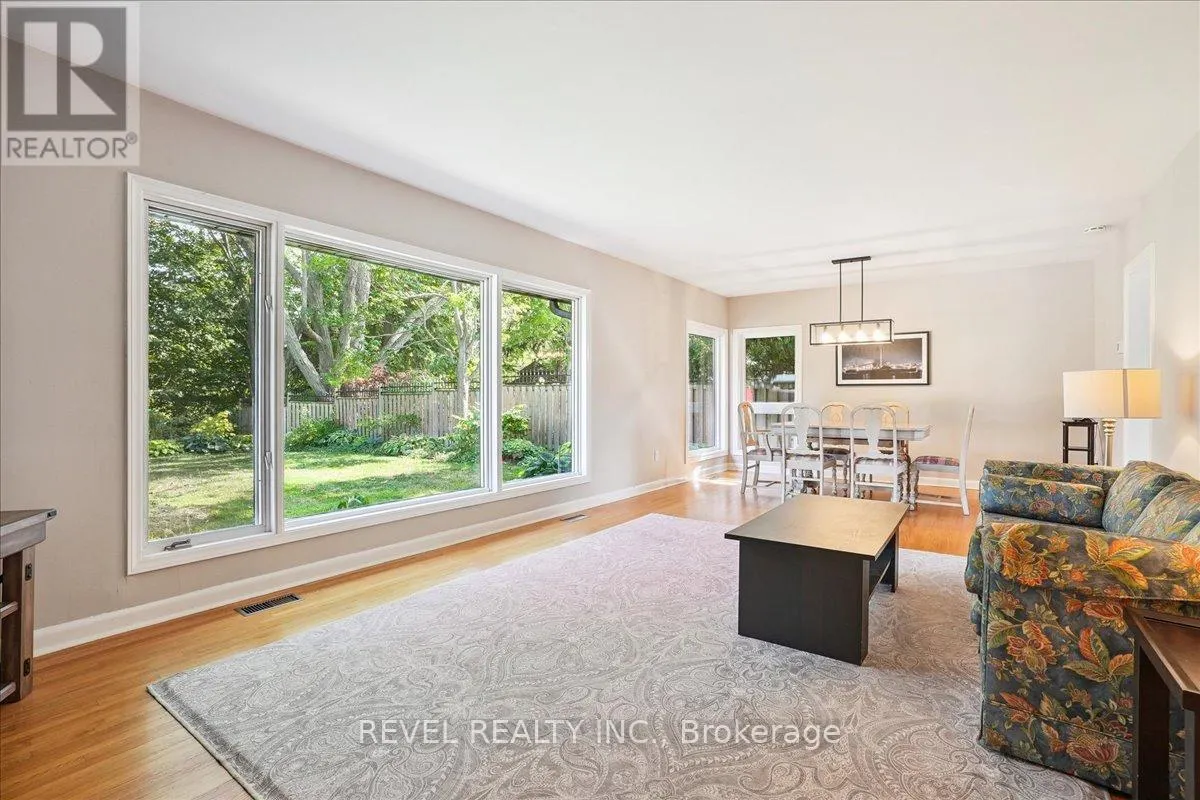 18 BRENTWOOD DRIVE