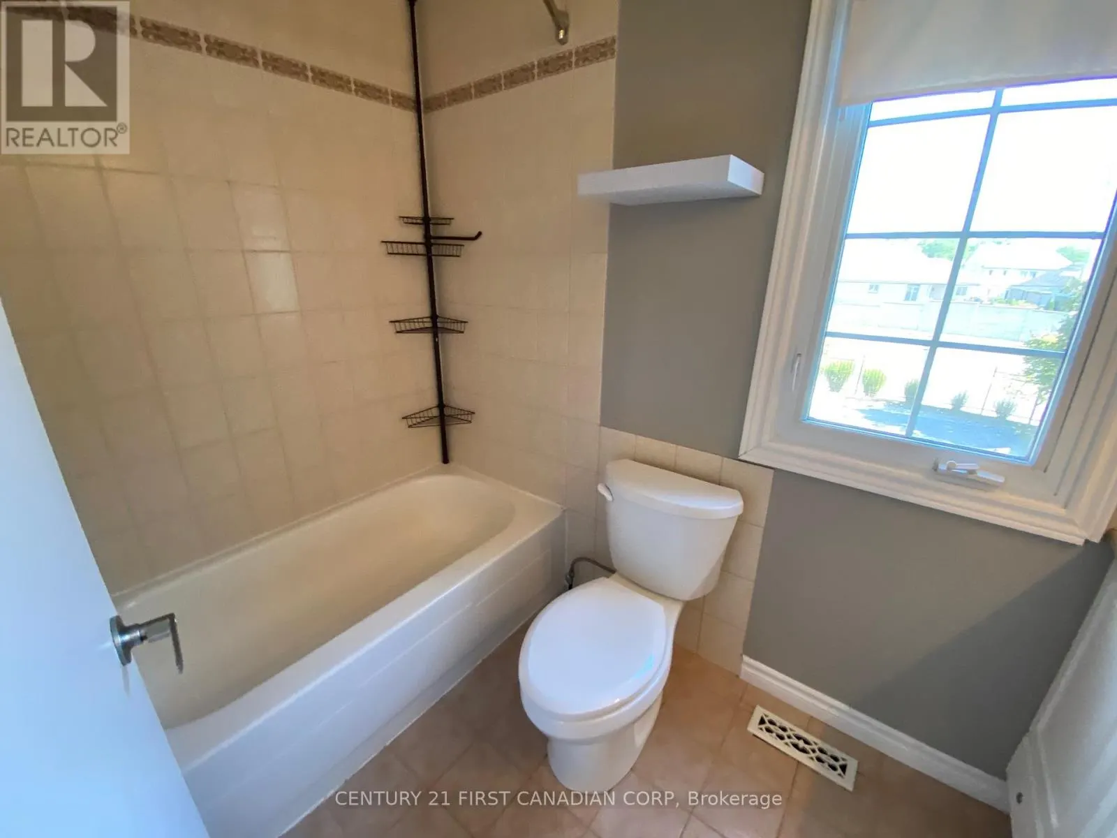 1401 WONDERLAND ROAD N