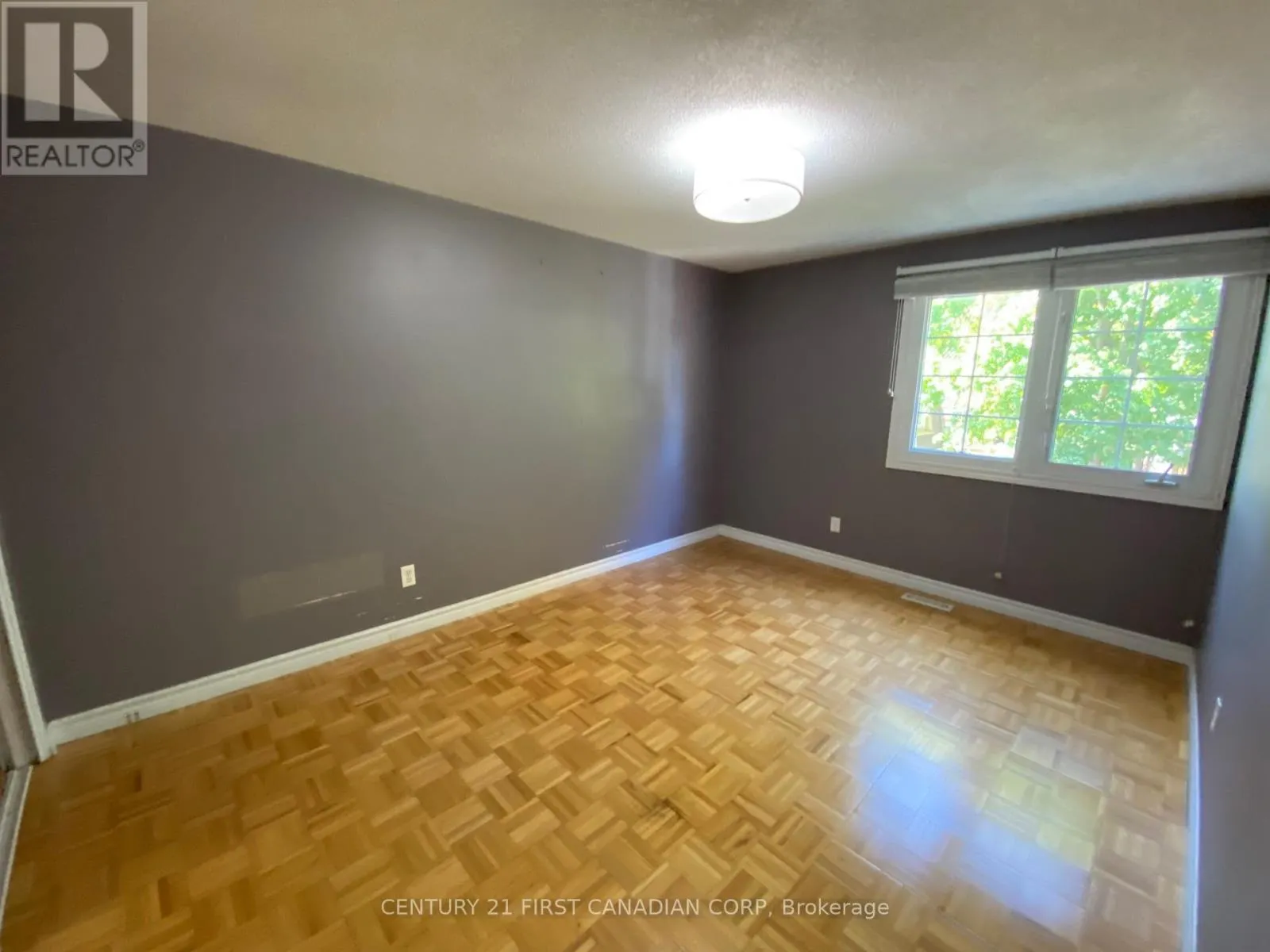 1401 WONDERLAND ROAD N