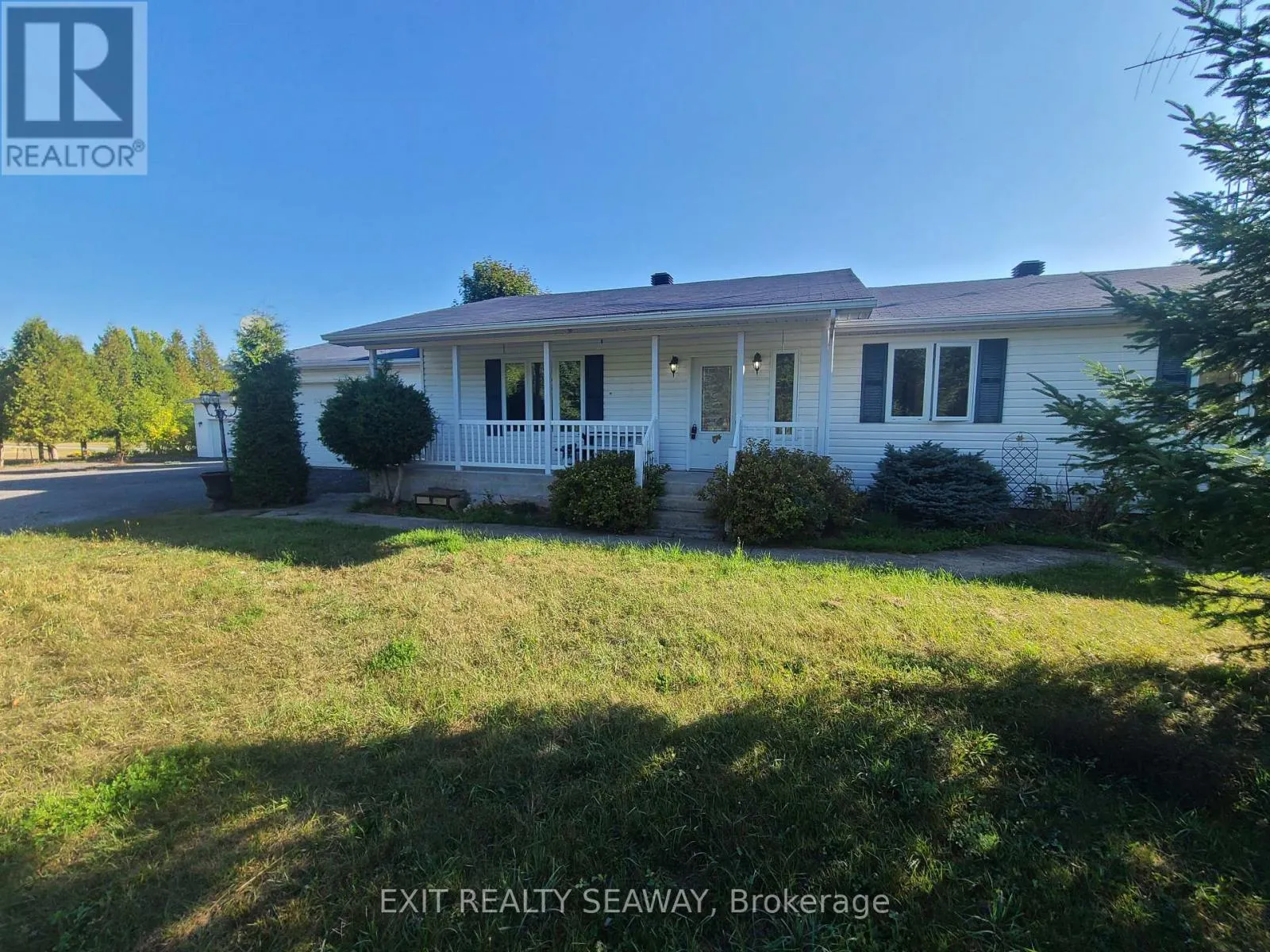 3395 LOCH GARRY ROAD N