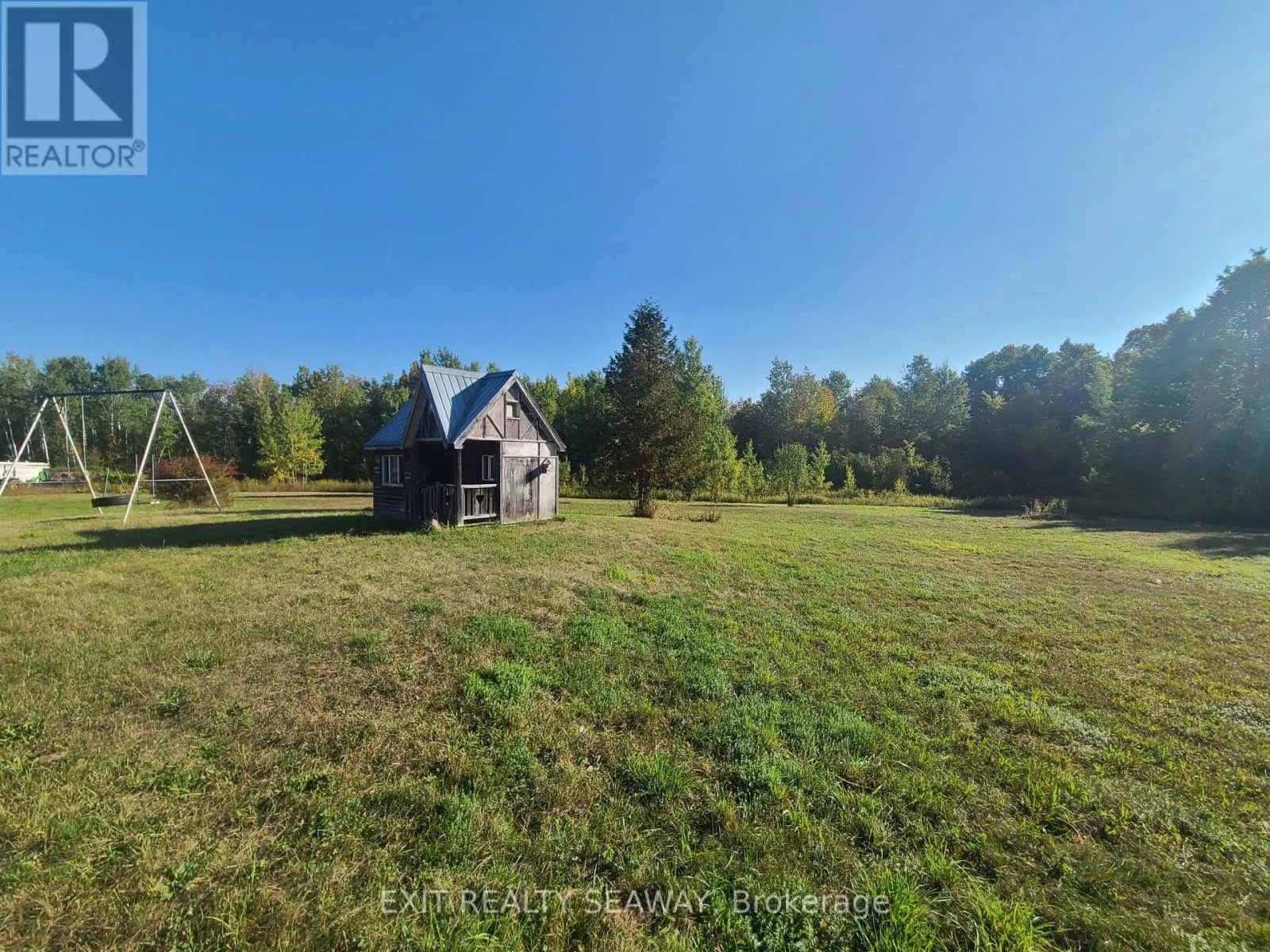 3395 LOCH GARRY ROAD N