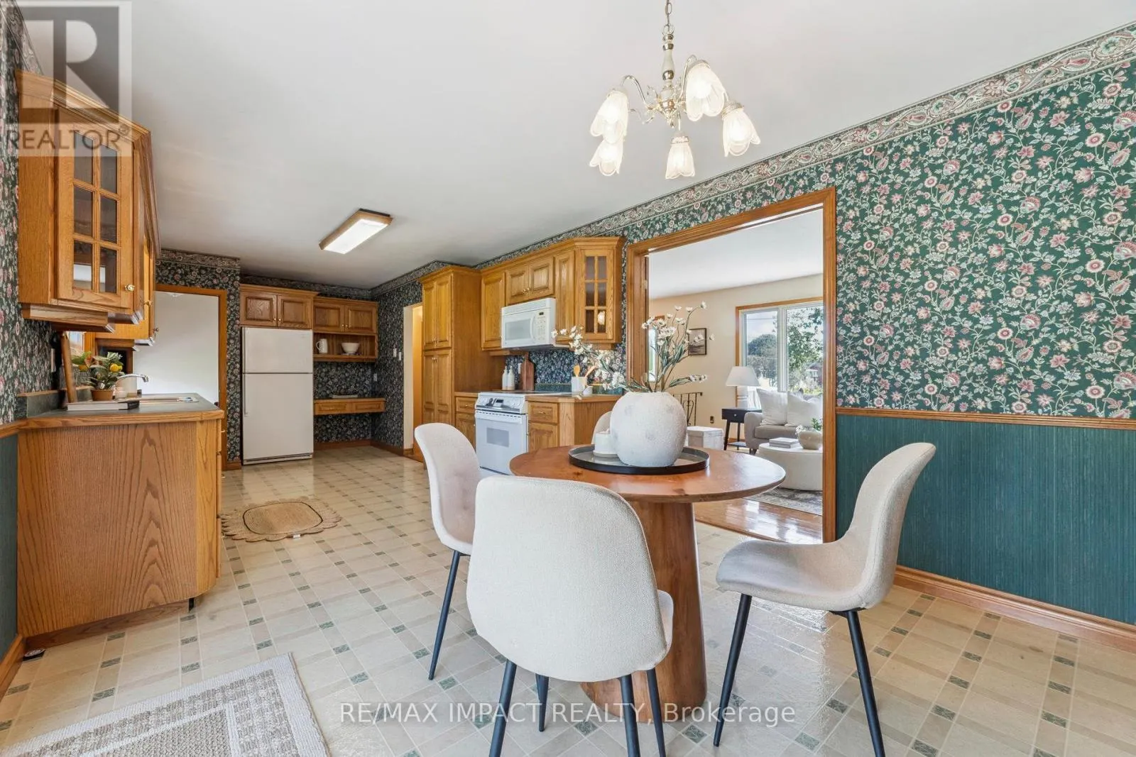 298 PLATI AVENUE