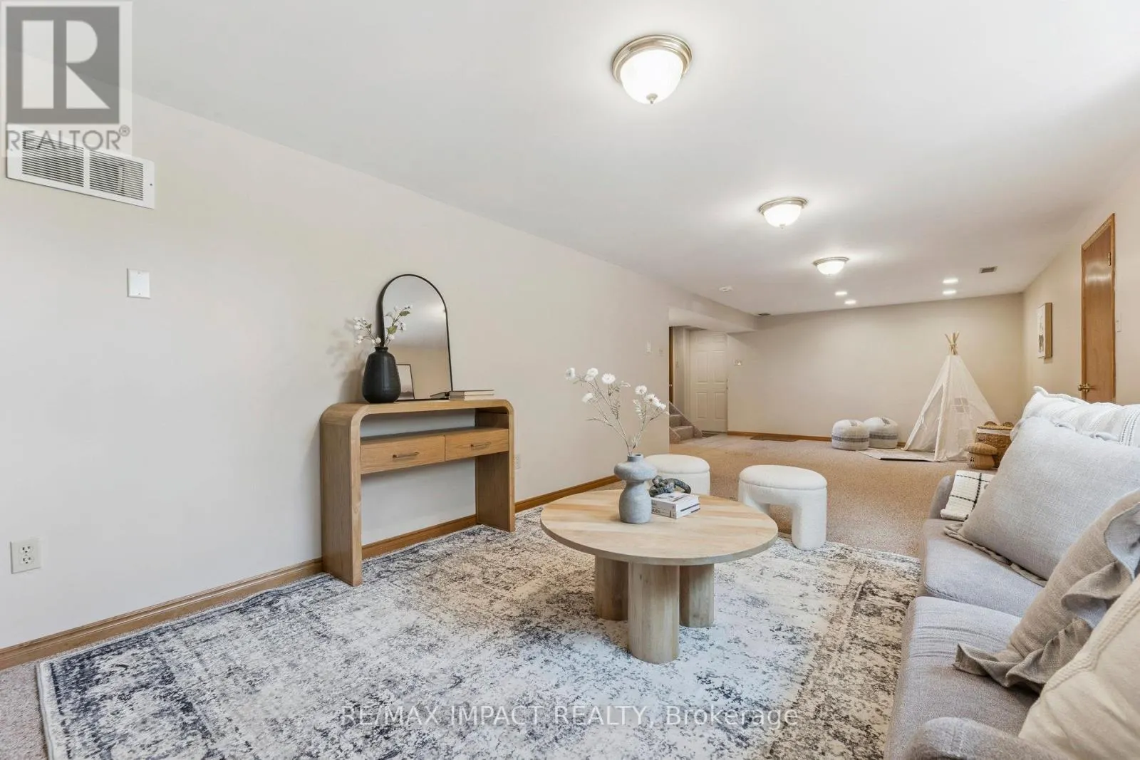 298 PLATI AVENUE