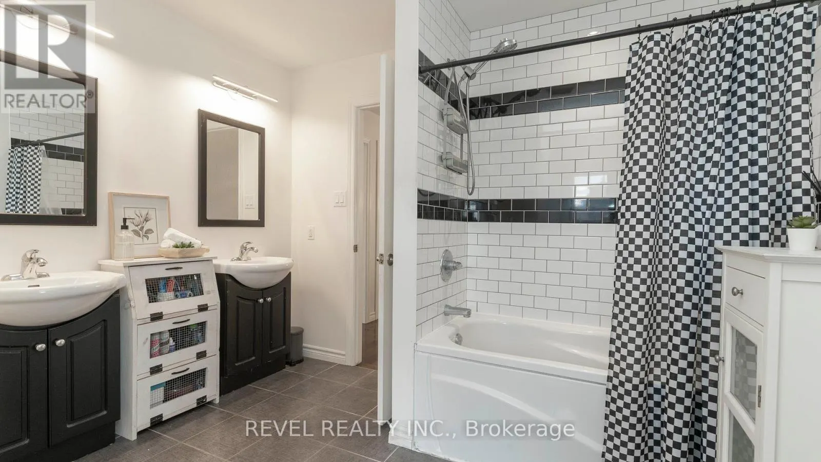 1520 LOGANS TRAIL