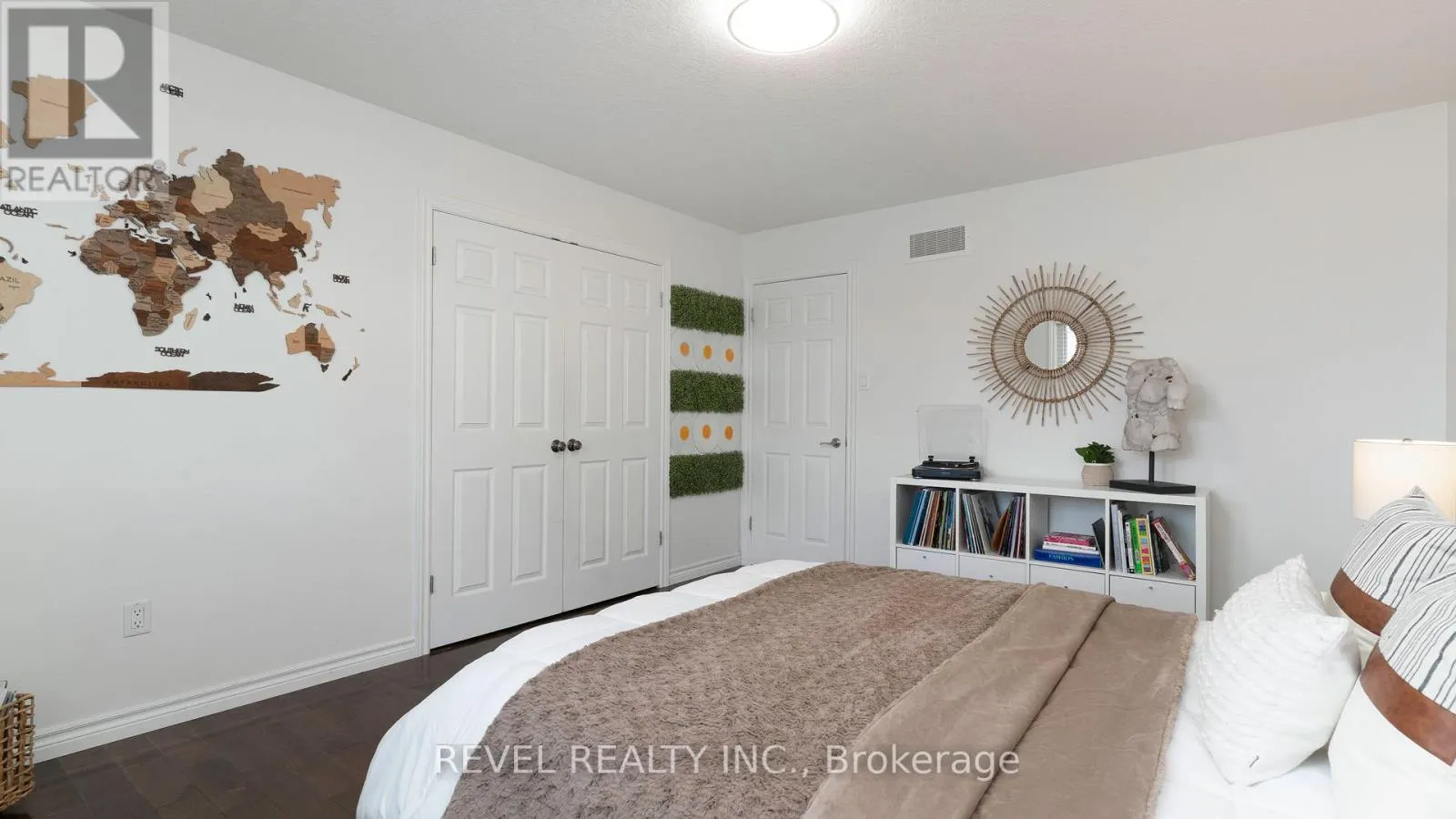 1520 LOGANS TRAIL