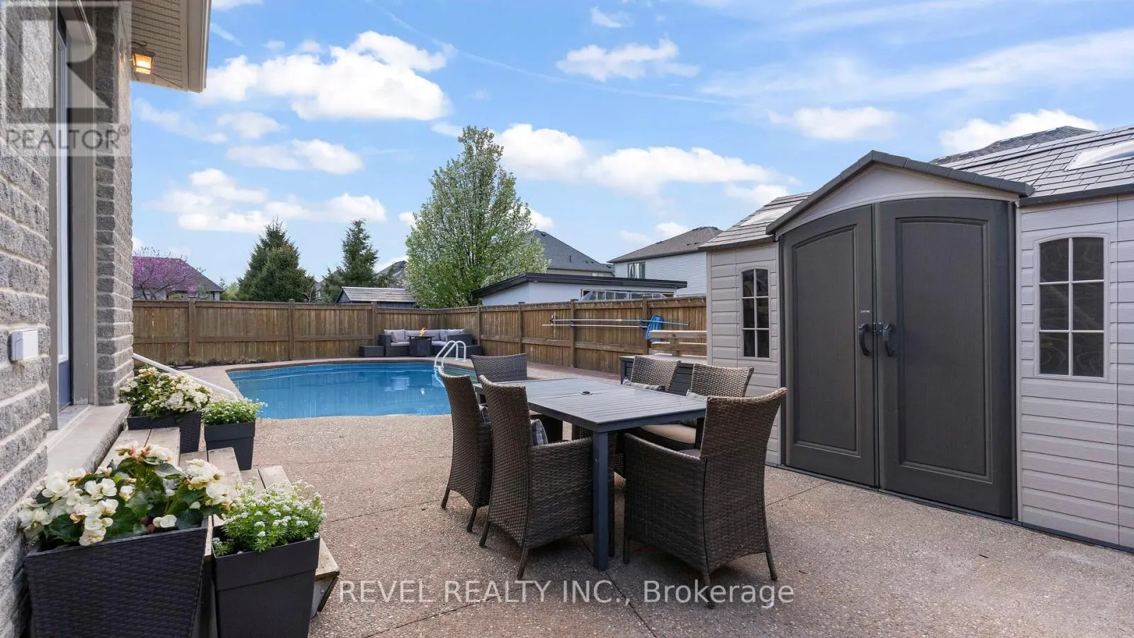 1520 LOGANS TRAIL