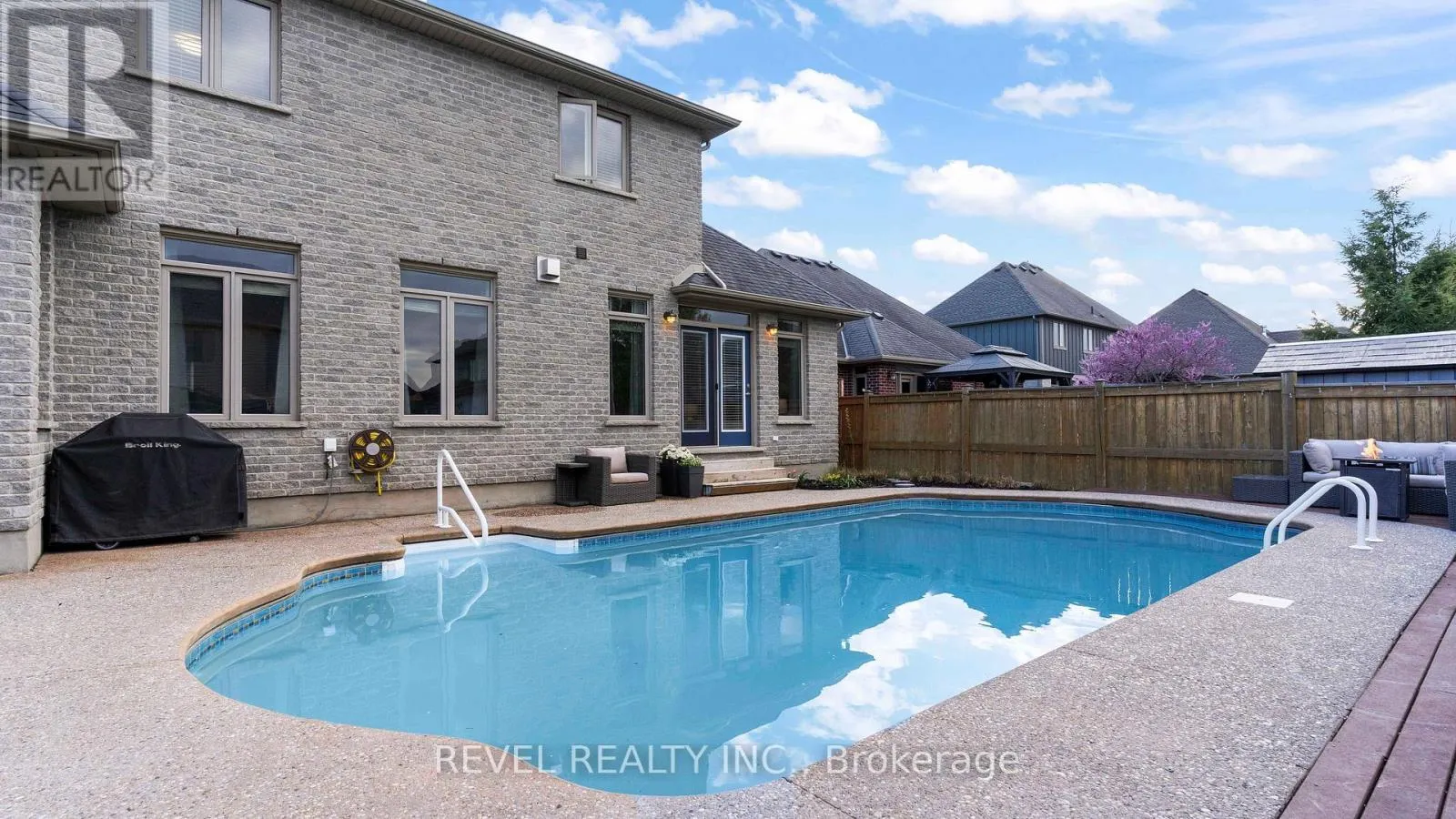 1520 LOGANS TRAIL
