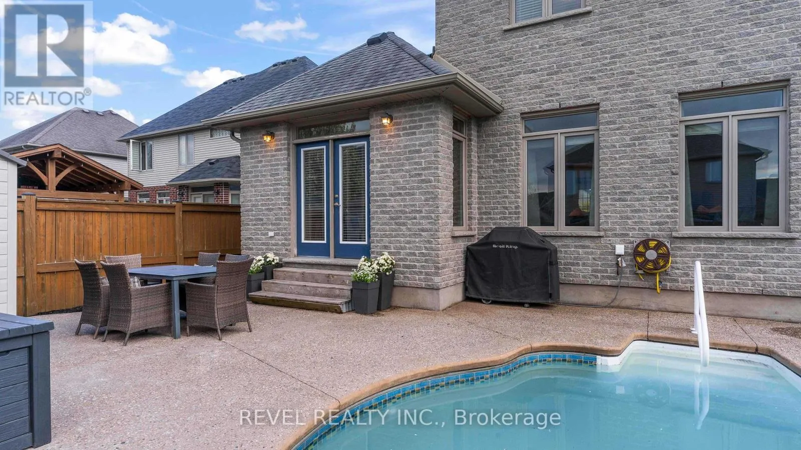 1520 LOGANS TRAIL