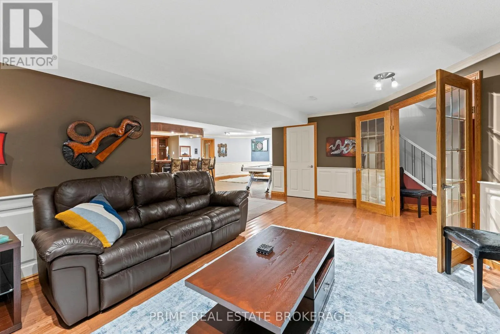 10219 PINETREE DRIVE