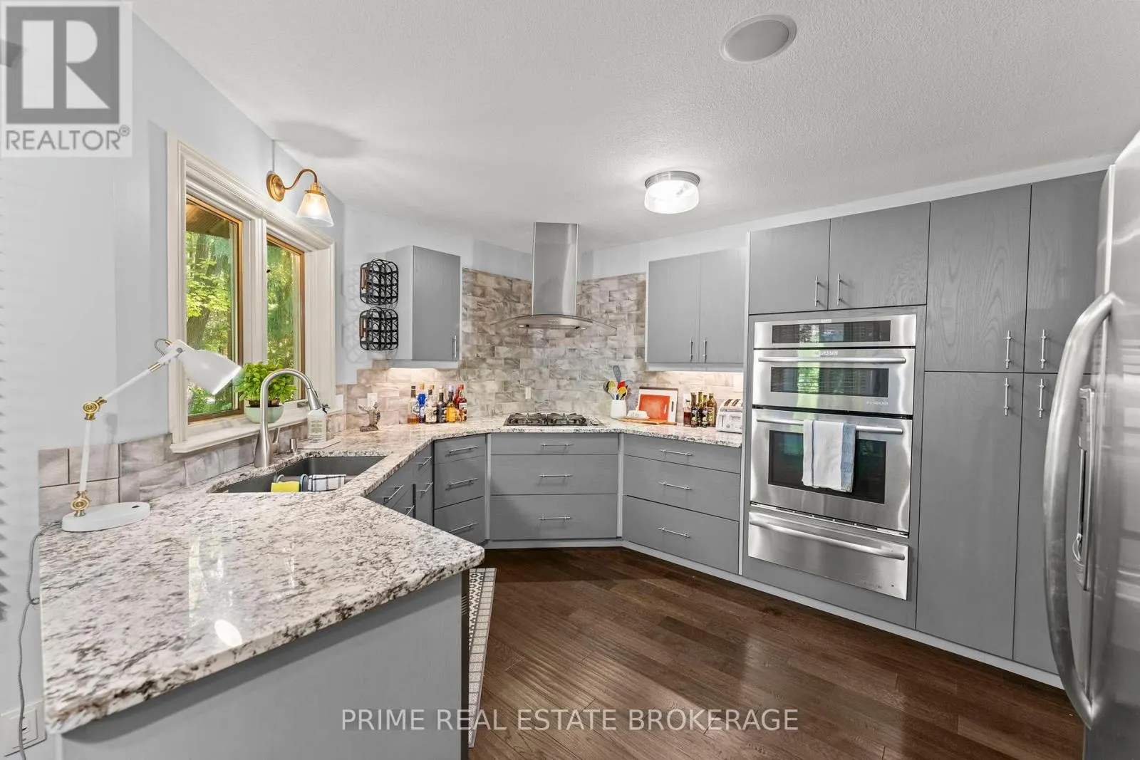 10219 PINETREE DRIVE