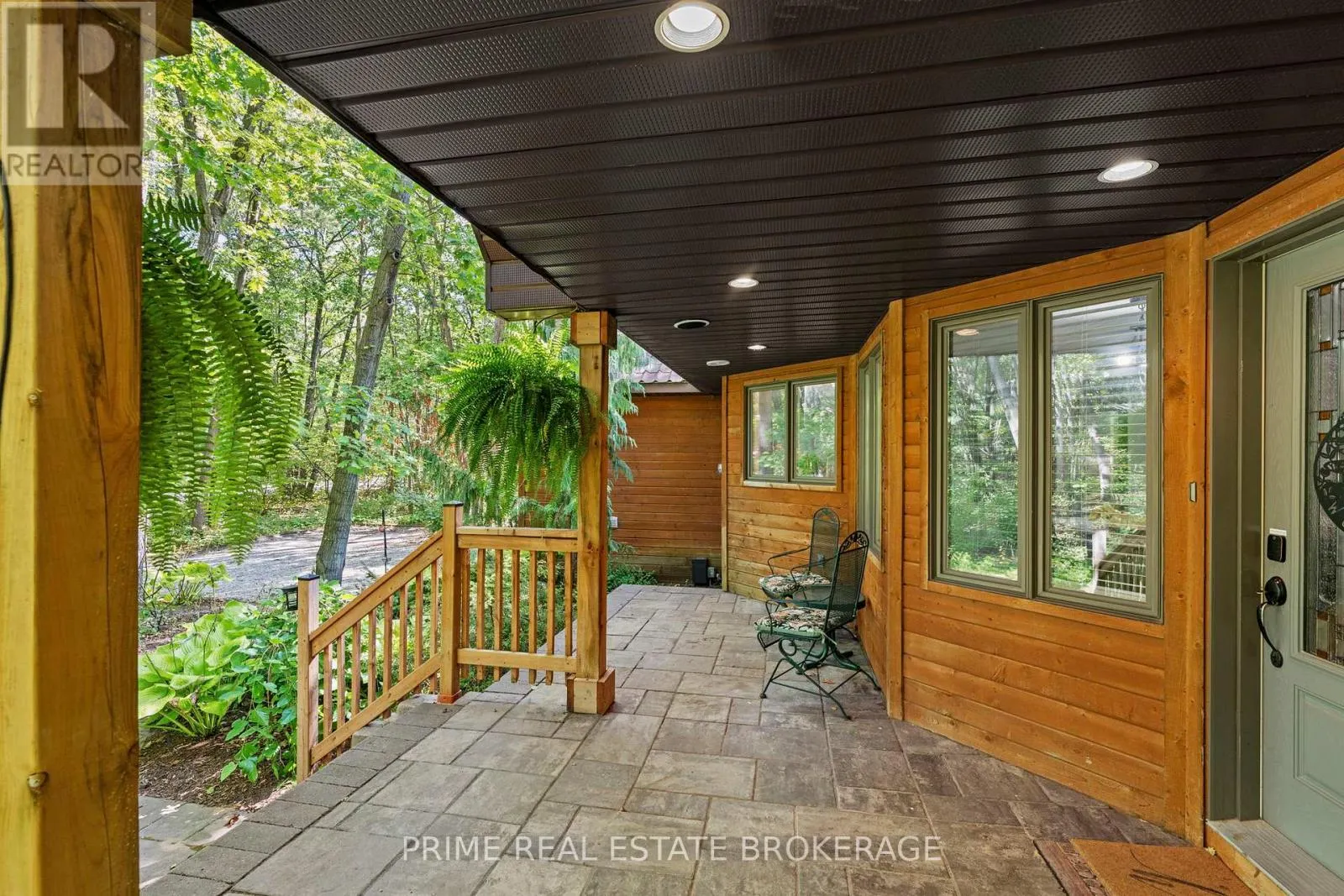 10219 PINETREE DRIVE
