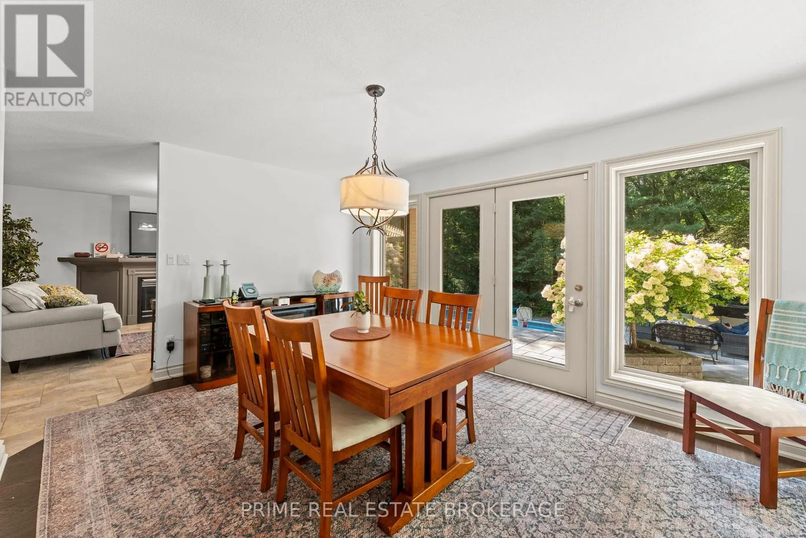 10219 PINETREE DRIVE