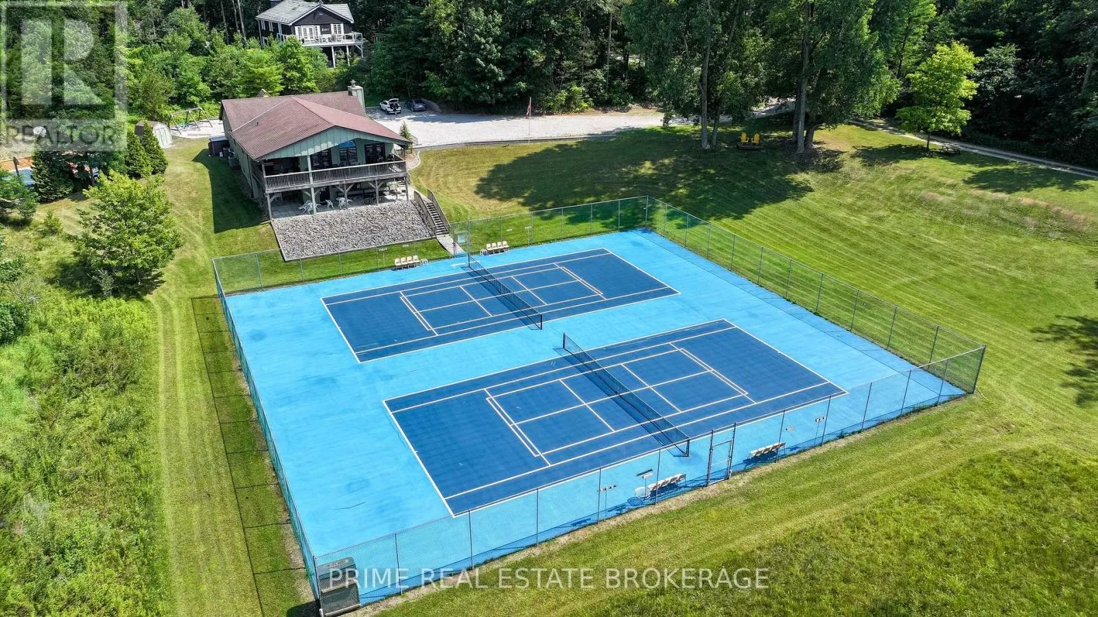 10219 PINETREE DRIVE