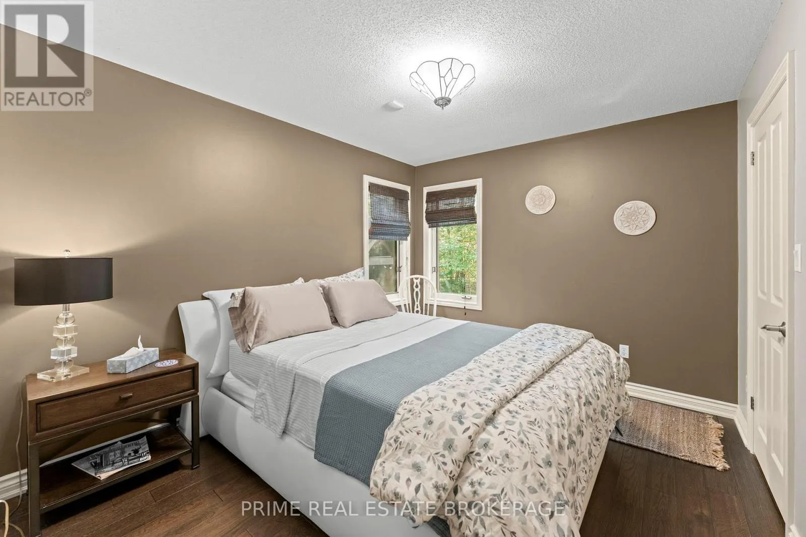 10219 PINETREE DRIVE