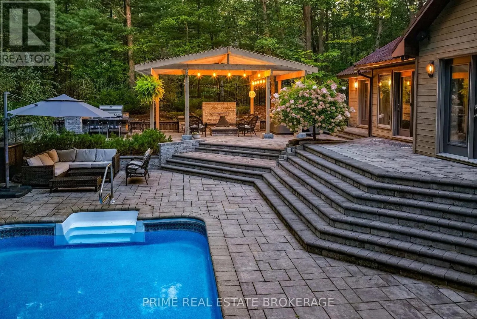 10219 PINETREE DRIVE