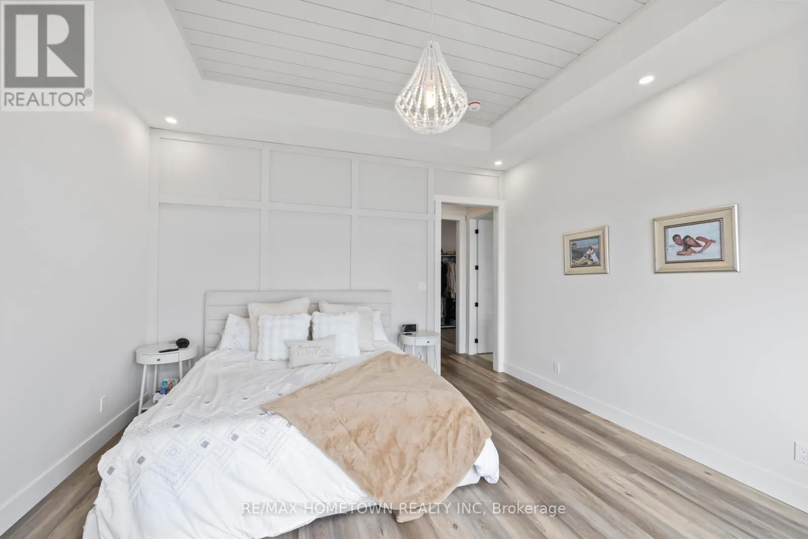 5 SHORESIDE WAY