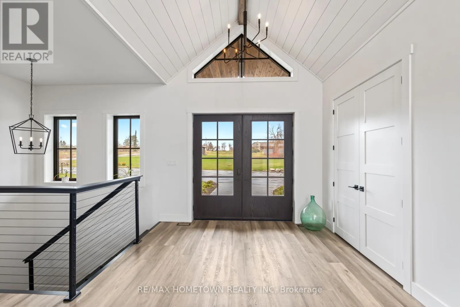 5 SHORESIDE WAY