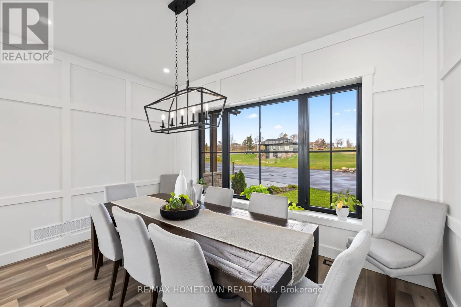 5 SHORESIDE WAY