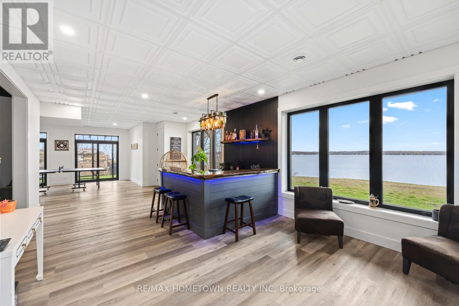 5 SHORESIDE WAY