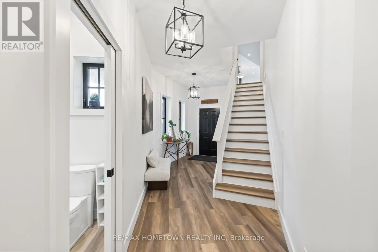 5 SHORESIDE WAY