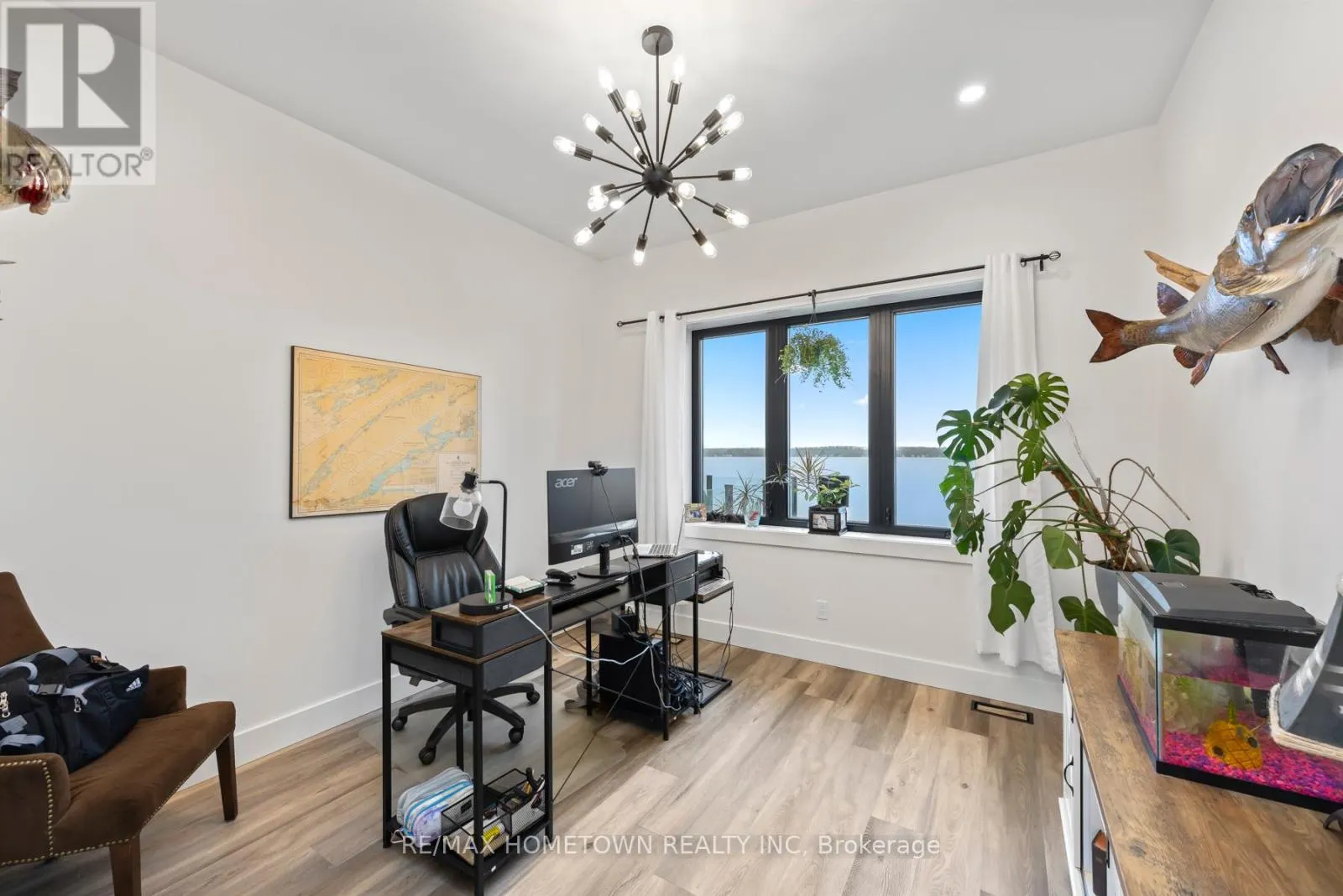 5 SHORESIDE WAY