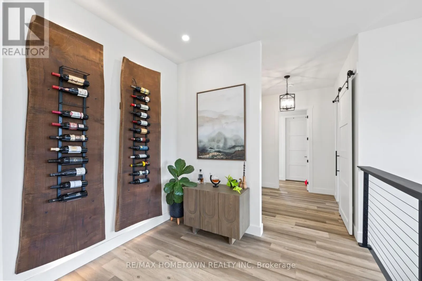 5 SHORESIDE WAY
