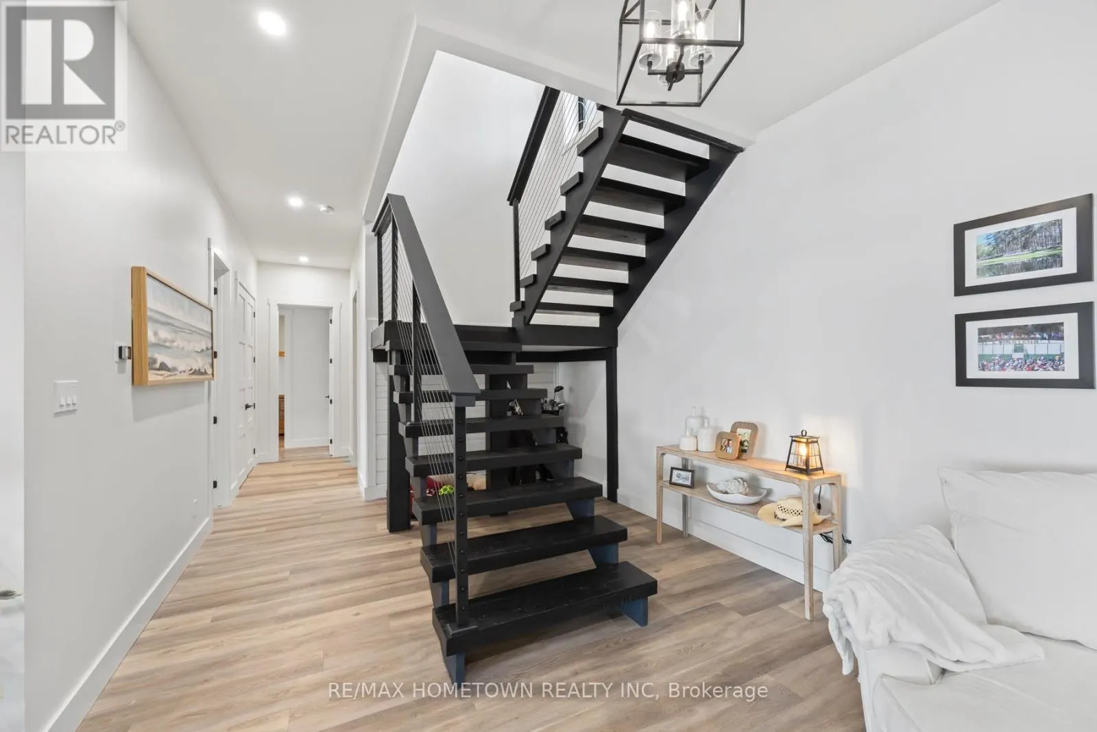 5 SHORESIDE WAY