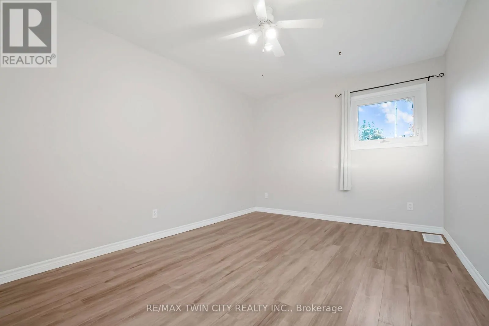 60 - 770 FANSHAWE PARK ROAD E