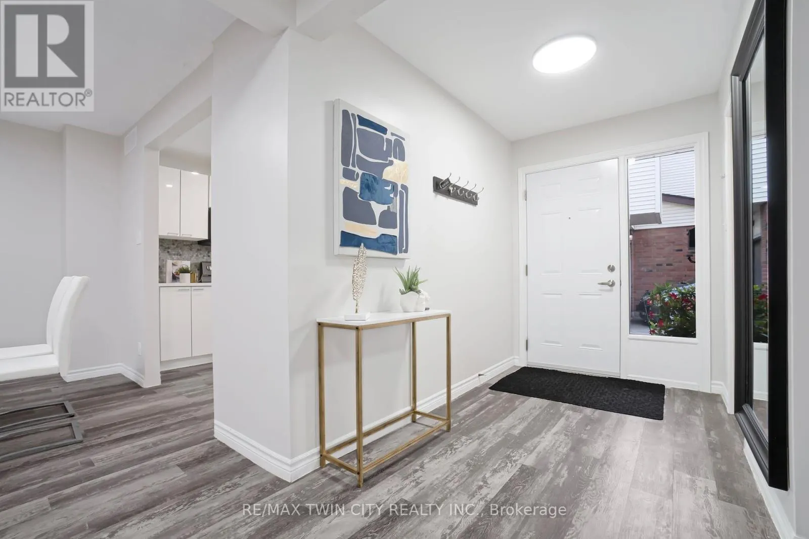 60 - 770 FANSHAWE PARK ROAD E