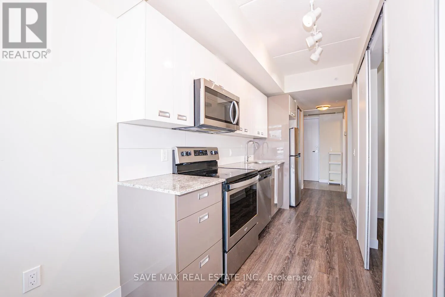 405 - 257 HEMLOCK STREET
