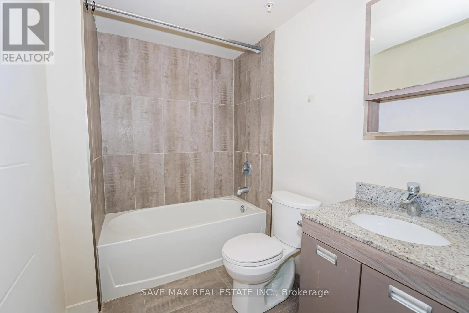 405 - 257 HEMLOCK STREET