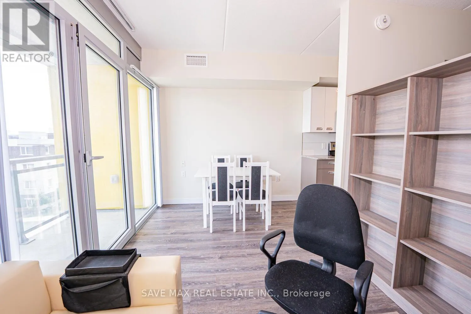 405 - 257 HEMLOCK STREET