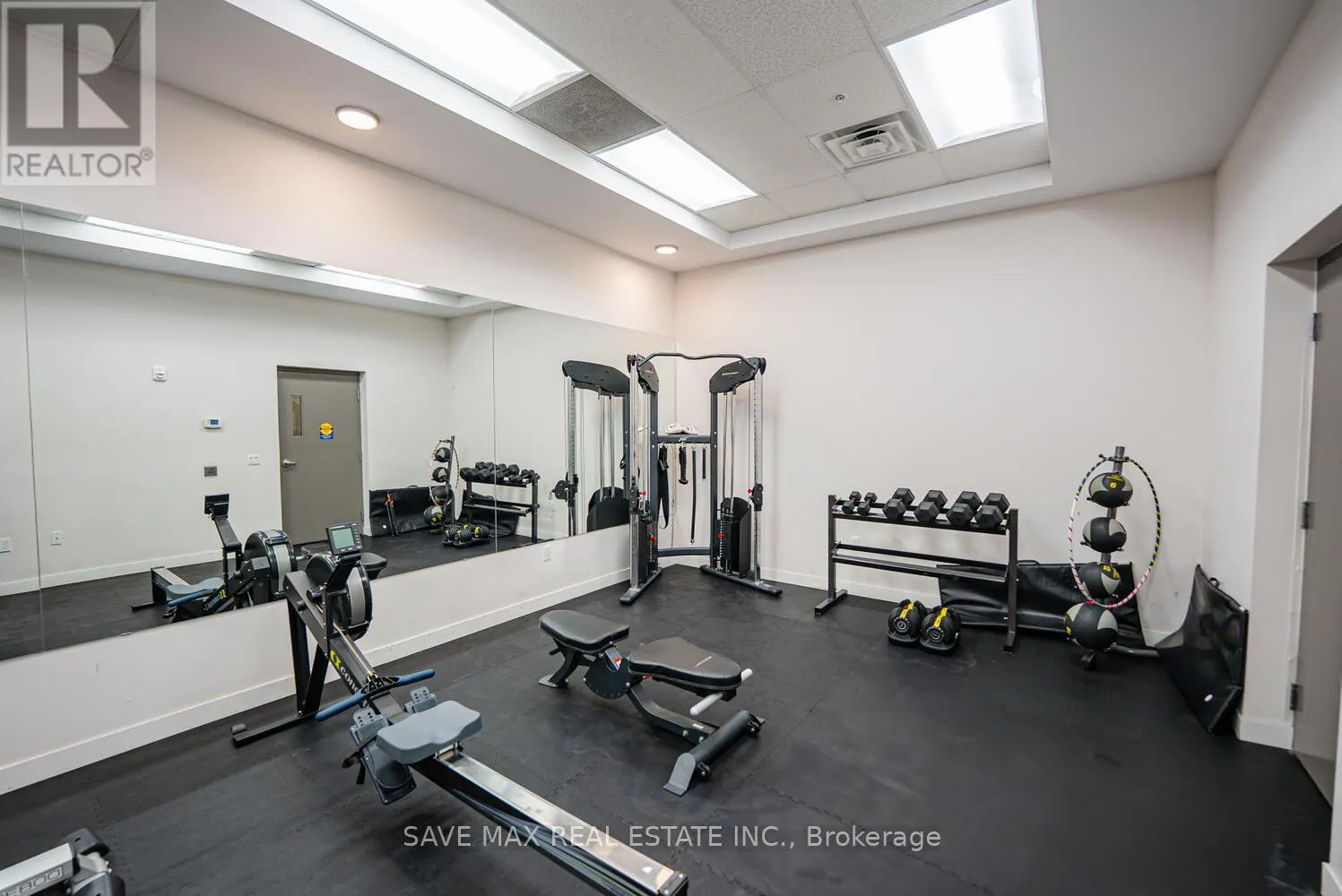 405 - 257 HEMLOCK STREET