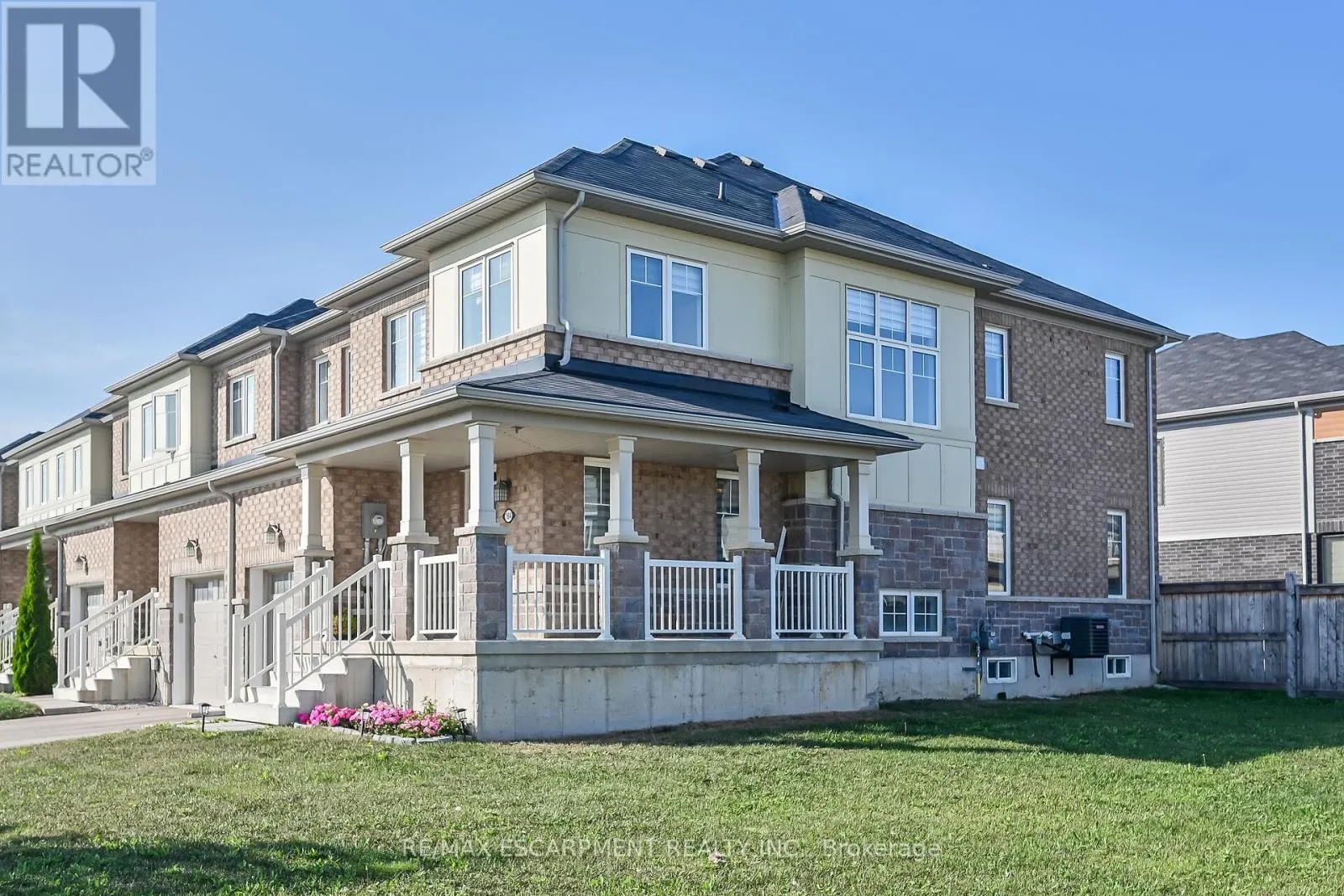 164 MACLACHLAN AVENUE
