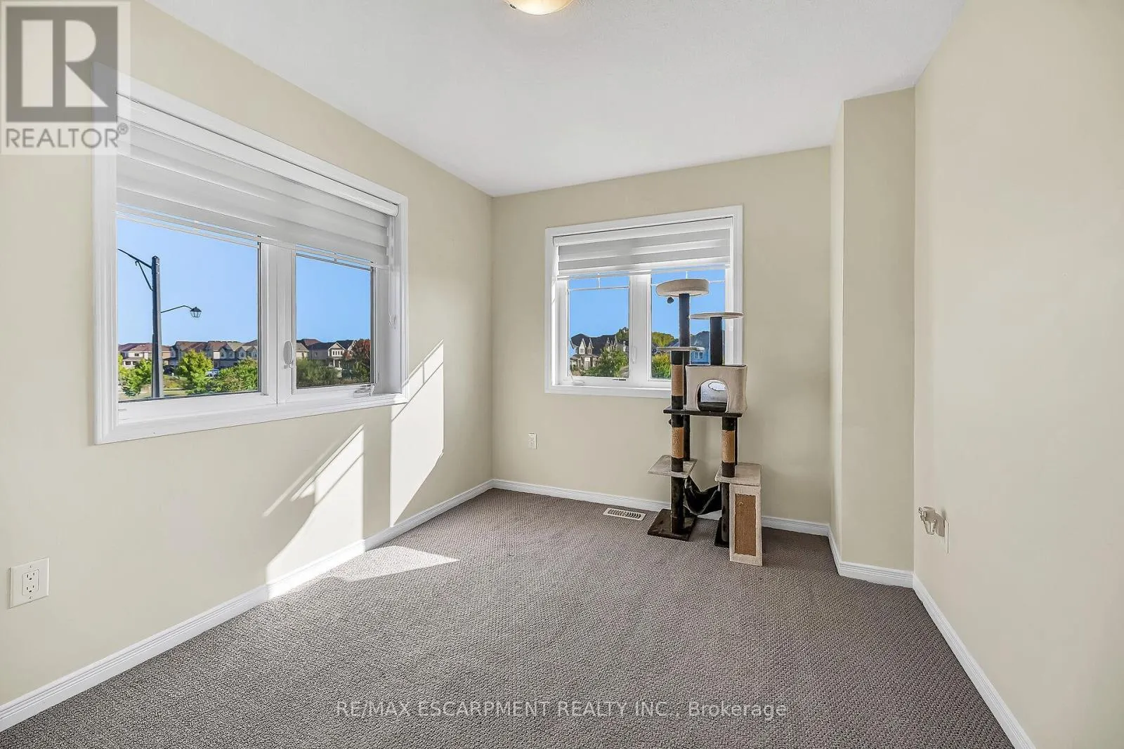 164 MACLACHLAN AVENUE