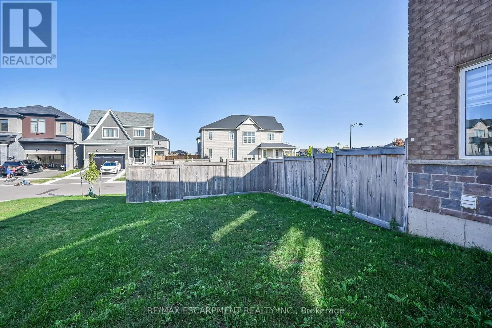 164 MACLACHLAN AVENUE