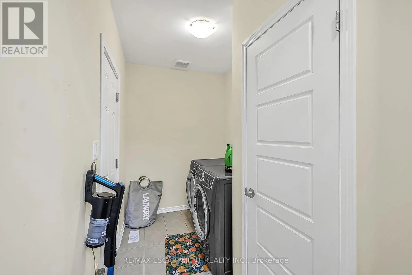 164 MACLACHLAN AVENUE