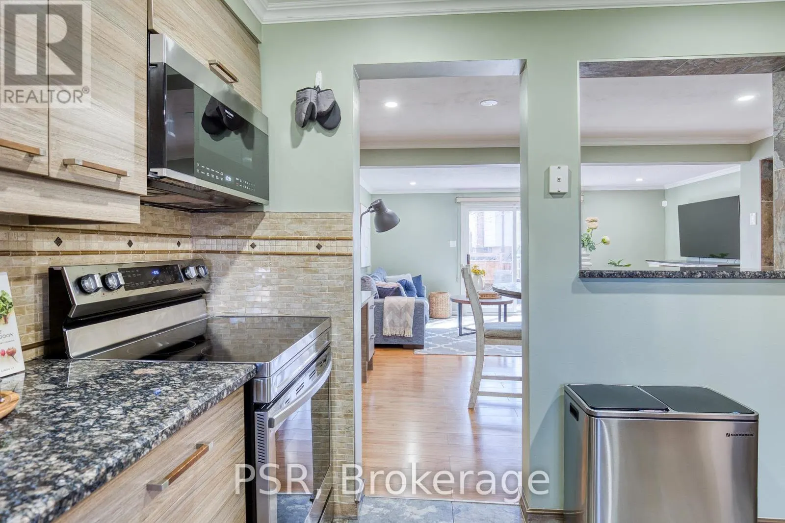 20 - 11 GRAND RIVER BOULEVARD