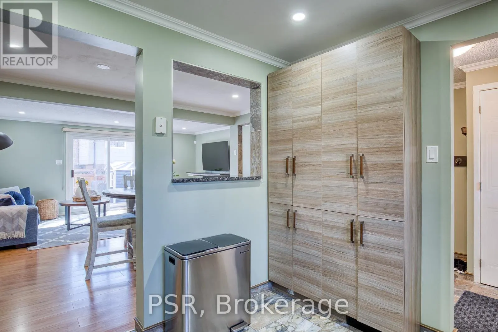 20 - 11 GRAND RIVER BOULEVARD