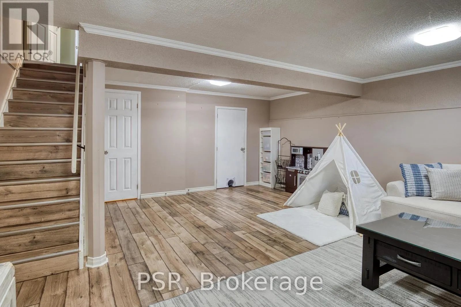 20 - 11 GRAND RIVER BOULEVARD