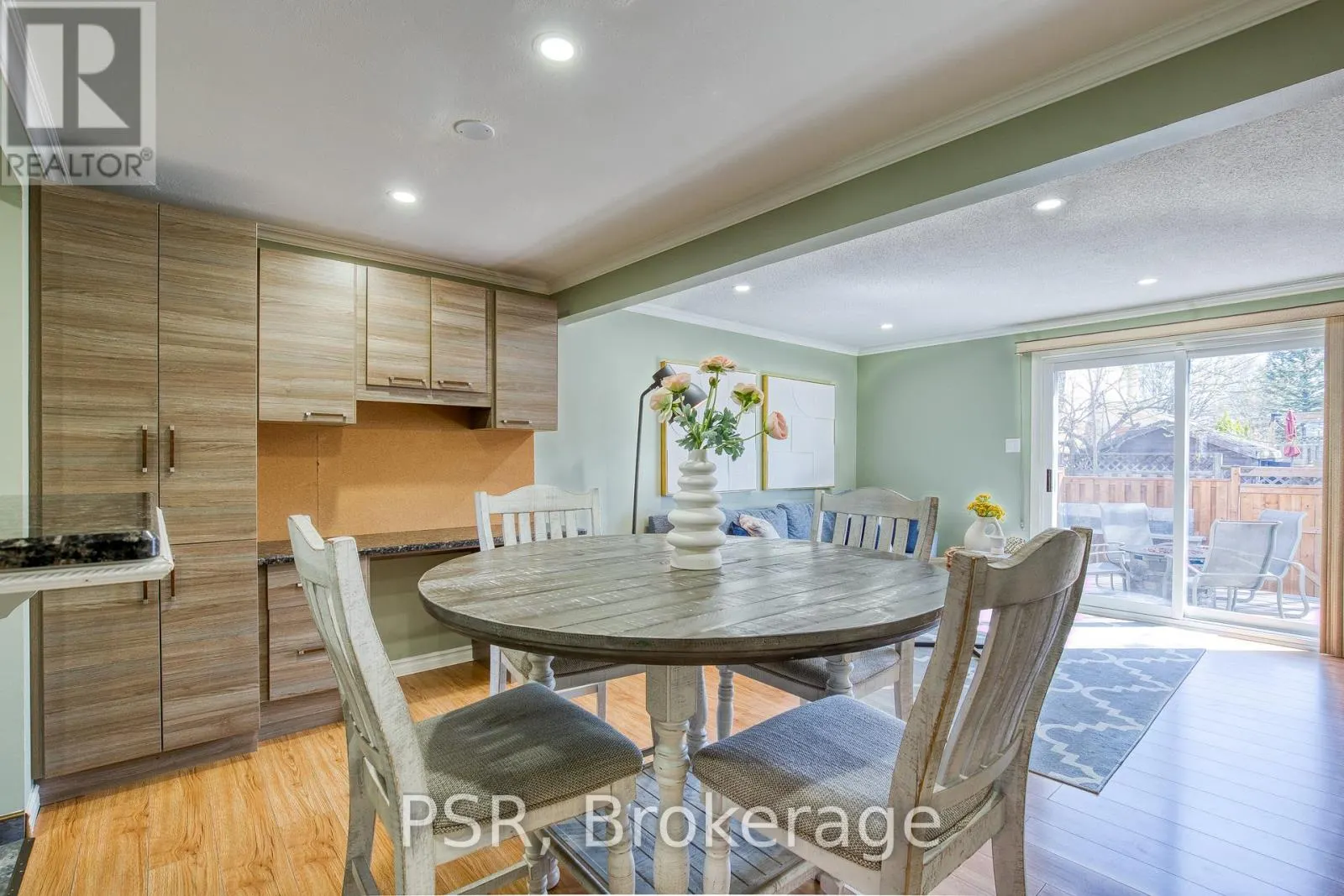 20 - 11 GRAND RIVER BOULEVARD