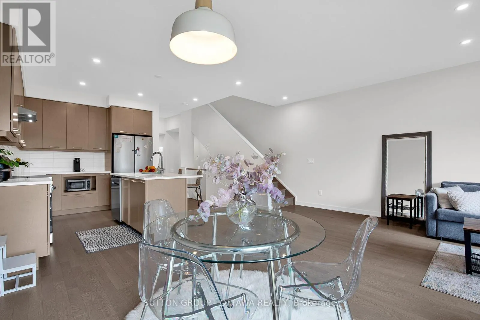 737 ACAI WAY